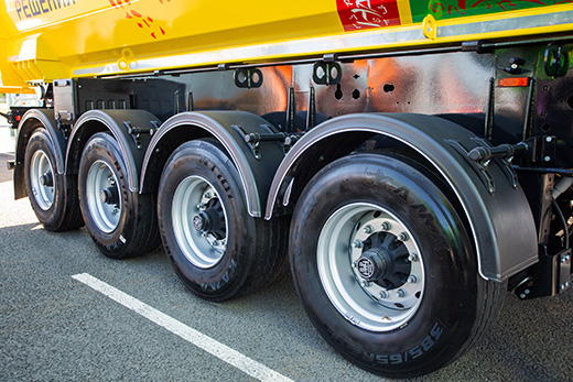 Преимущества грузовых цельнометаллокордных (ЦМК) шин KAMA: долговечность и экономия топлива